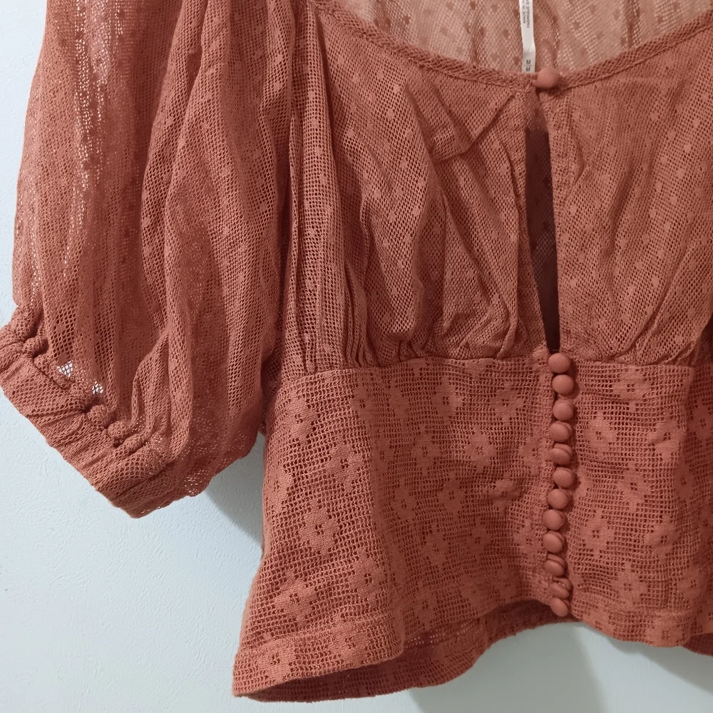 ↠ Free People Rose Rust Button Front Sheer Swiss Dot Puff Sleeve Top - Picture 6 of 8